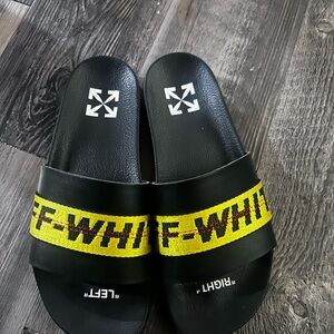 Brand new off white shoes. No box. Size 8ish in mens.